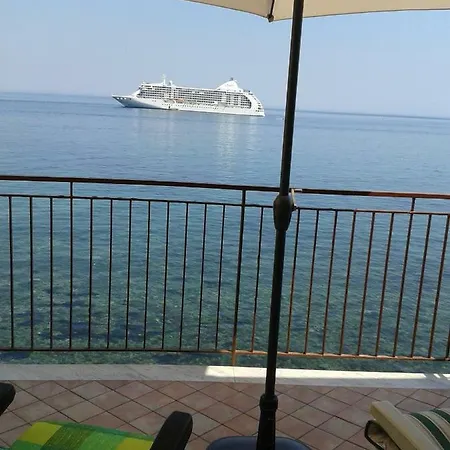 Mare E Monti גיארדיני נאקסוס